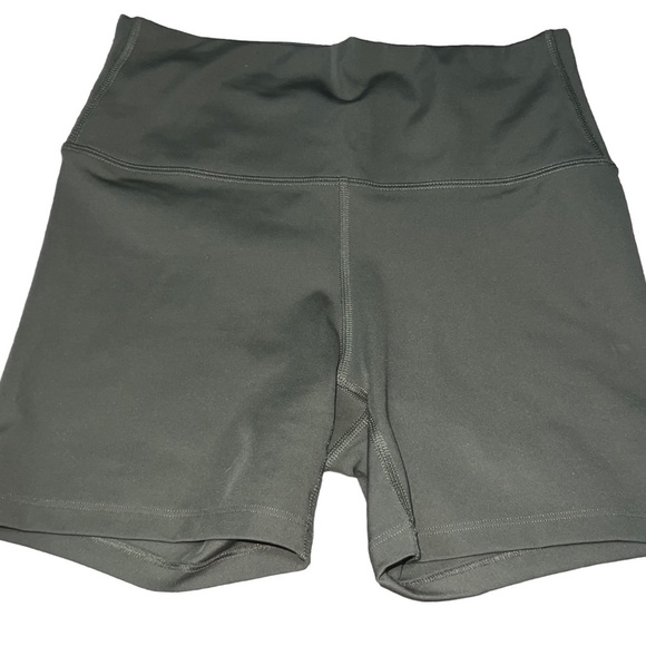 All in Motion Green Bike Gym Workout Weight Lifting Athletic Run Shorts Size Sm - Picture 4 of 4